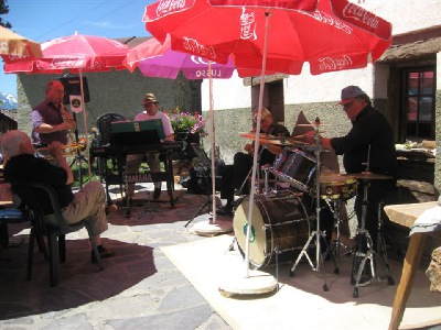 Chiboz 14.06.2009 - Concert apéritif sur la magnifique terrasse du Relais des Chasseurs